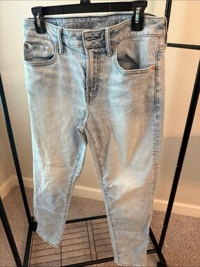 American Eagle Outfitters Light Wash Men's Athletic Fit Straight Jeans